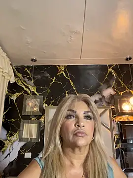 Snapshot of scarlett_sexx69 chatting on 10/11/25, 06:39 scarlett sexx69 online show from 10/11/25, 06:39