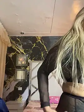 Snapshot of scarlett_sexx69 chatting on 10/13/25, 06:41 scarlett sexx69 online show from 10/13/25, 06:41