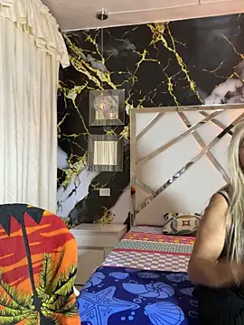 Snapshot of scarlett_sexx69 chatting on 10/17/25, 06:43 scarlett sexx69 online show from 10/17/25, 06:43