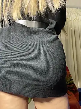 Snapshot of scarlett_sexx69 chatting on 10/27/25, 06:56 scarlett sexx69 online show from 10/27/25, 06:56