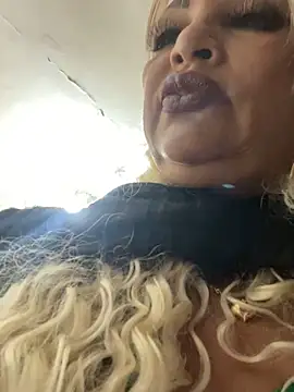 Snapshot of scarlett_sexx69 chatting on 11/03/25, 11:33 scarlett sexx69 online show from 11/03/25, 11:33