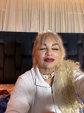 Snapshot of scarlett_sexx69 chatting on 11/07/25, 11:43 scarlett sexx69 online show from 11/07/25, 11:43