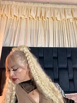 Snapshot of scarlett_sexx69 chatting on 11/08/25, 11:32 scarlett sexx69 online show from 11/08/25, 11:32