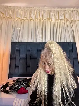 Snapshot of scarlett_sexx69 chatting on 11/11/25, 11:32 scarlett sexx69 online show from 11/11/25, 11:32