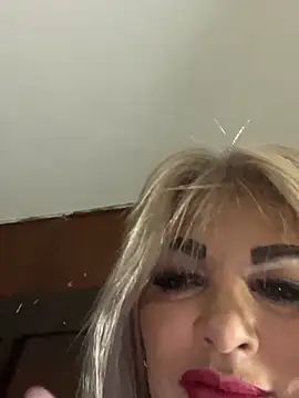 Snapshot of scarlett_sexx69 chatting on 12/16/25, 11:37 scarlett sexx69 online show from 12/16/25, 11:37