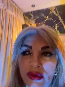 Snapshot of scarlett_sexx69 chatting on 02/17/26, 11:40 scarlett sexx69 online show from 02/17/26, 11:40