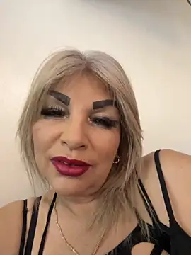 Snapshot of scarlett_sexx69 chatting on 02/26/26, 11:42 scarlett sexx69 online show from 02/26/26, 11:42