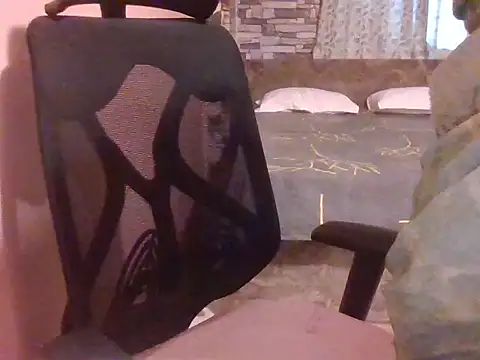 Pinky 4 online show from 11/20/25, 11:54