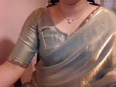 Snapshot of Pinky_4 chatting on 05/18/26, 06:19 Pinky 4 online show from 05/18/26, 06:19