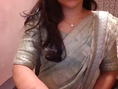 Snapshot of Pinky_4 chatting on 06/17/26, 12:24 Pinky 4 online show from 06/17/26, 12:24