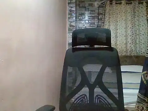 Snapshot of Pinky_4 chatting on 07/06/26, 05:37 Pinky 4 online show from 07/06/26, 05:37
