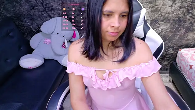 olivia love  online show from 05/10/26, 03:50