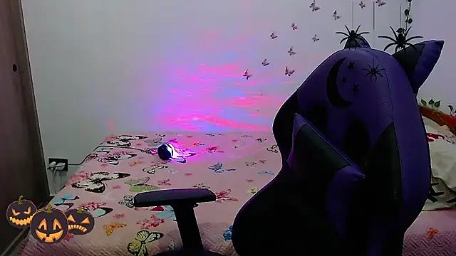 OriannaDomenechi online show from 10/07/25, 01:03