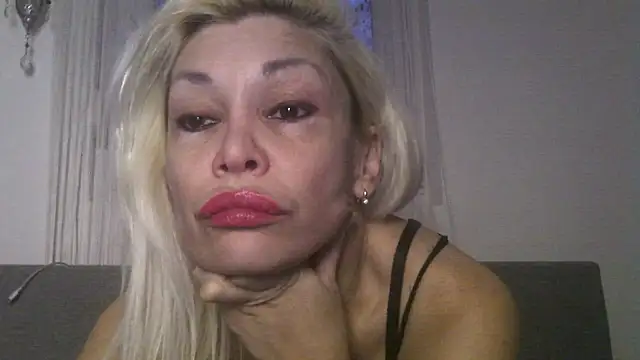 Snapshot of EvaaMina chatting on 01/16/26, 03:49 EvaaMina online show from 01/16/26, 03:49