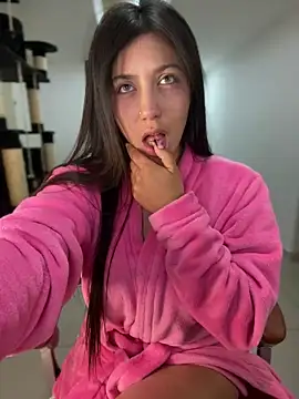 Snapshot of MiaJones21 chatting on 02/20/25, 07:23 MiaJones21 online show from 02/20/25, 07:23