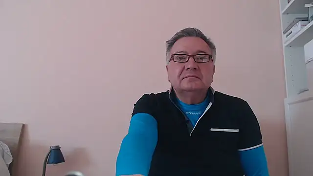 YOU6me online show from 02/06/25, 09:22