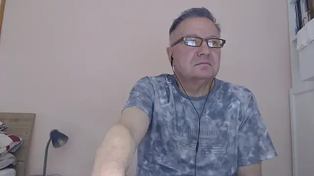 YOU6me online show from 09/08/25, 03:22