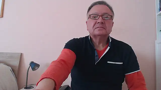 YOU6me online show from 11/22/25, 09:41