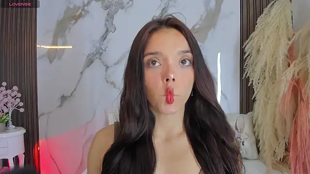 hannahill69 online show from 09/15/25, 04:34