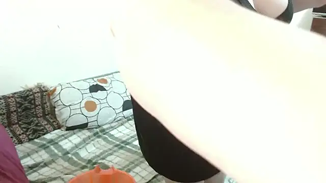 Snapshot of RidemerafSuzana chatting on 02/13/26, 12:56 RidemerafSuzana online show from 02/13/26, 12:56