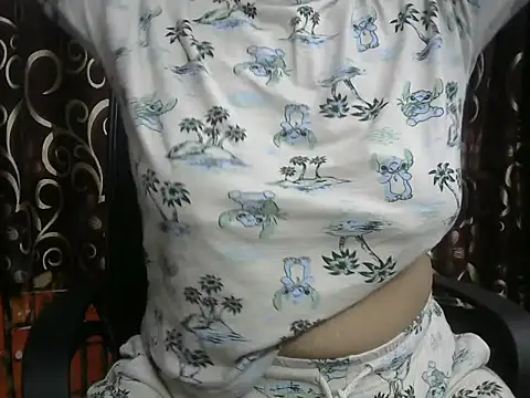 Snapshot of Bold-Radhika chatting on 11/29/25, 12:30 Bold-Radhika online show from 11/29/25, 12:30