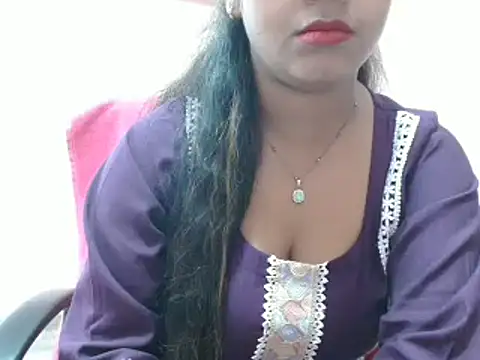 LovingPihu online show from 01/27/25, 05:36