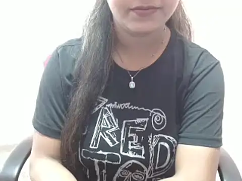 LovingPihu online show from 03/11/25, 04:43