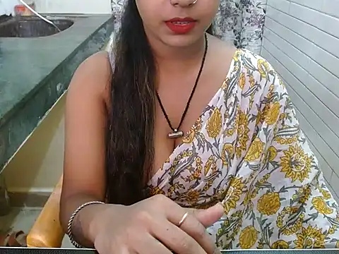 LovingPihu online show from 10/16/25, 05:52