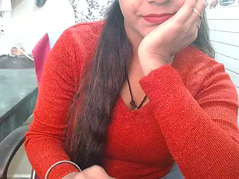 LovingPihu online show from 11/07/25, 05:18