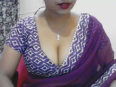 Snapshot of LovingPihu chatting on 05/10/26, 06:18 LovingPihu online show from 05/10/26, 06:18