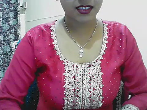 Snapshot of LovingPihu chatting on 05/12/26, 05:37 LovingPihu online show from 05/12/26, 05:37