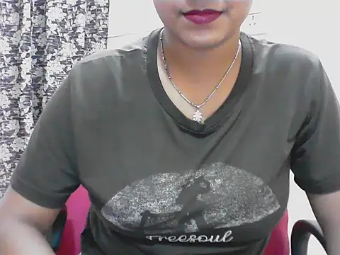 Snapshot of LovingPihu chatting on 05/17/26, 05:38 LovingPihu online show from 05/17/26, 05:38