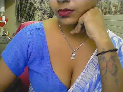 Snapshot of LovingPihu chatting on 05/27/26, 06:10 LovingPihu online show from 05/27/26, 06:10