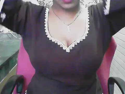 Snapshot of LovingPihu chatting on 05/28/26, 06:43 LovingPihu online show from 05/28/26, 06:43