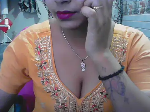 Snapshot of LovingPihu chatting on 05/31/26, 04:53 LovingPihu online show from 05/31/26, 04:53