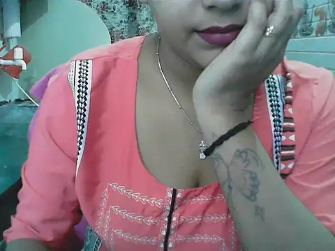 Snapshot of LovingPihu chatting on 06/01/26, 04:14 LovingPihu online show from 06/01/26, 04:14