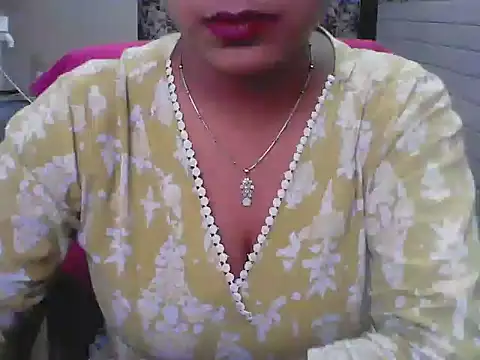 Snapshot of LovingPihu chatting on 06/05/26, 06:52 LovingPihu online show from 06/05/26, 06:52