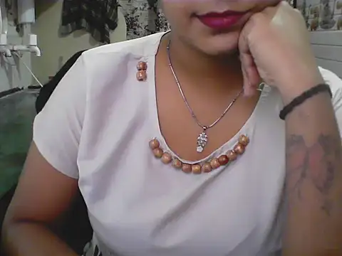 Snapshot of LovingPihu chatting on 06/06/26, 05:12 LovingPihu online show from 06/06/26, 05:12