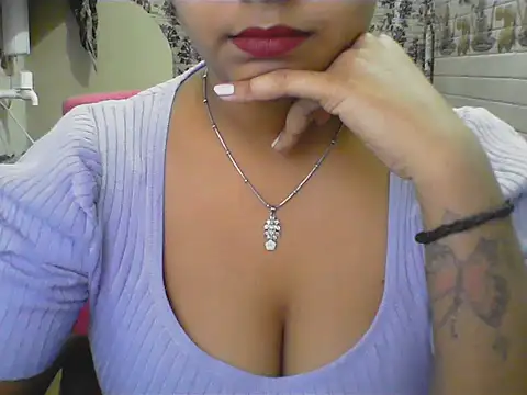 Snapshot of LovingPihu chatting on 06/09/26, 05:52 LovingPihu online show from 06/09/26, 05:52