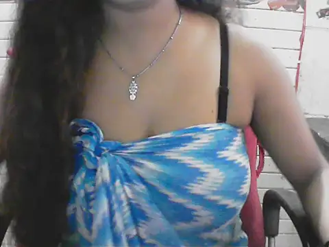 Snapshot of LovingPihu chatting on 06/16/26, 04:37 LovingPihu online show from 06/16/26, 04:37