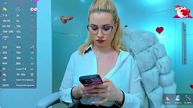 Snapshot of sassy_madeline chatting on 02/13/25, 04:43 sassy madeline online show from 02/13/25, 04:43