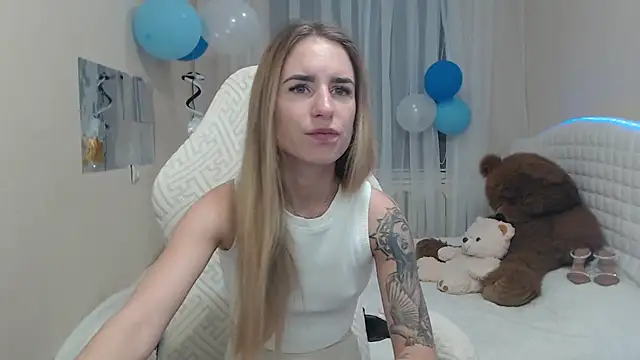 Snapshot of DeboraHorny chatting on 09/29/25, 05:56 DeboraHorny online show from 09/29/25, 05:56