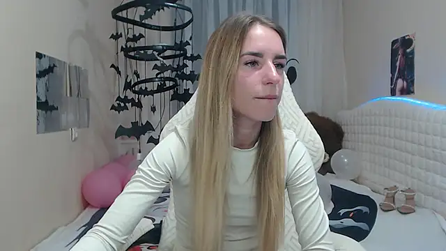 Snapshot of DeboraHorny chatting on 10/17/25, 06:05 DeboraHorny online show from 10/17/25, 06:05