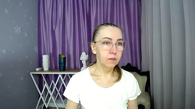 queen a n i online show from 03/22/25, 07:25