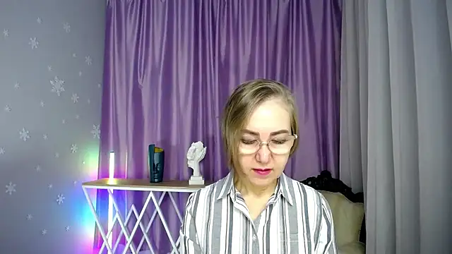 queen a n i online show from 11/20/25, 08:14