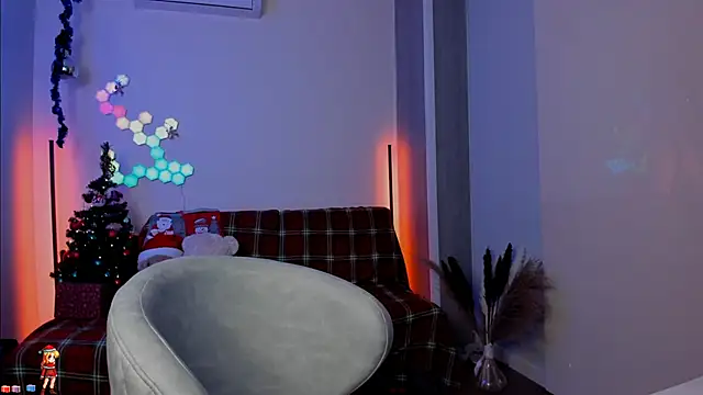 Snapshot of victorias_world chatting on 12/18/24, 10:24 victorias world online show from 12/18/24, 10:24