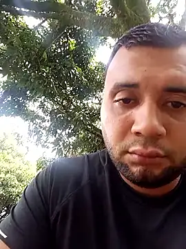 Snapshot of bby2279 chatting on 11/16/25, 04:23 bby2279 online show from 11/16/25, 04:23