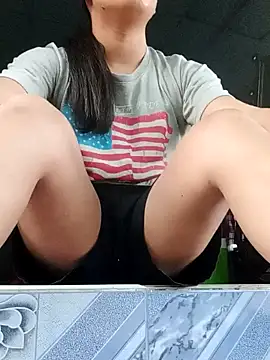 Snapshot of NannyNannybabe chatting on 12/14/24, 10:24 NannyNannybabe online show from 12/14/24, 10:24