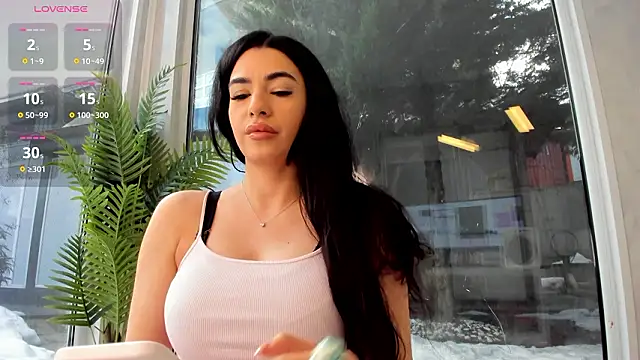 Snapshot of Naila18 chatting on 02/25/26, 06:12 Naila18 online show from 02/25/26, 06:12