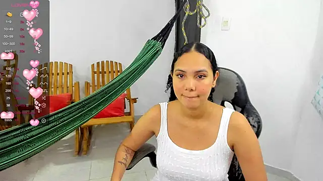 Snapshot of carolina__lys chatting on 01/14/25, 01:47 carolina lys online show from 01/14/25, 01:47